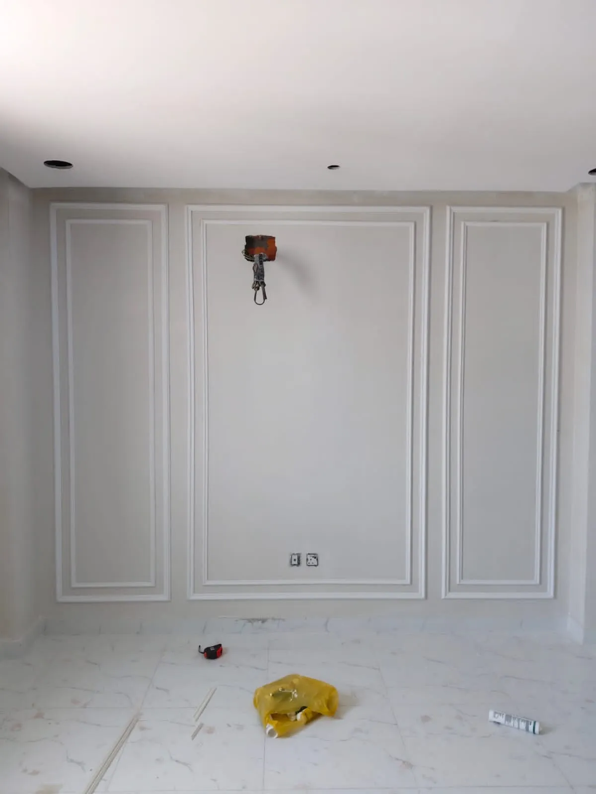 افضل معلم محترف وموثوق لتركيب ديكورات الفوم في المملكة