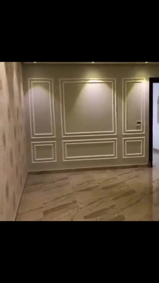 افضل معلم محترف وموثوق لتركيب ديكورات الفوم في المملكة