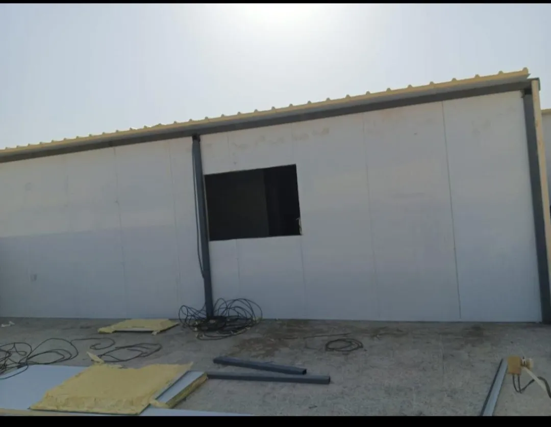 شركه تركيب هناجر ومستودعات من الساندويتش بانل في المملكة