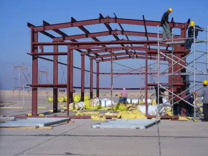 شركتنا: خبراء في حلول التخزين لبناء هناجر في المملكة