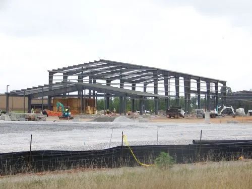 شركتنا: خبراء في حلول التخزين لبناء هناجر في المملكة