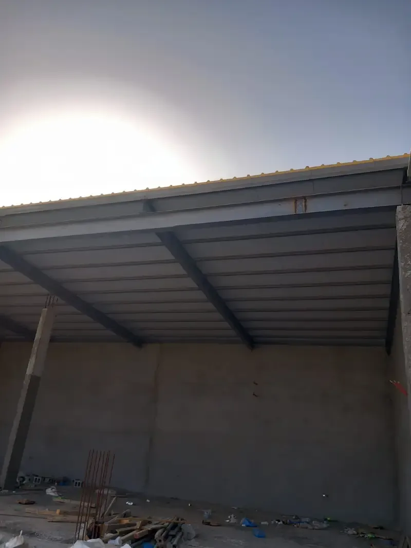 حدادة لتركيب جميع احجام أسقف والواح ساندوتش بانل بالمملكة