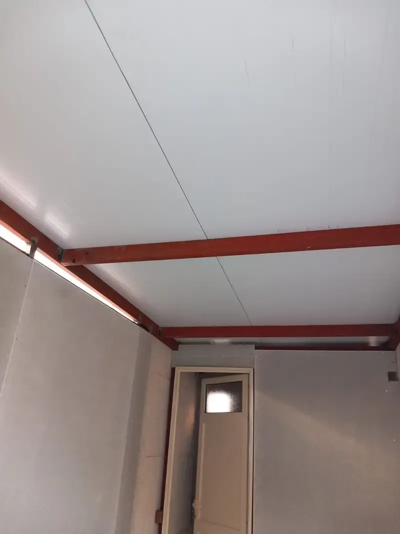 حدادة لتركيب جميع احجام أسقف والواح ساندوتش بانل بالمملكة