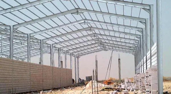 بناء هناجر ومستودعات المملكة دقه في العمل وسرعة في التنفيذ