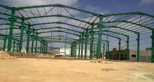 بناء هناجر ومستودعات المملكة دقه في العمل وسرعة في التنفيذ