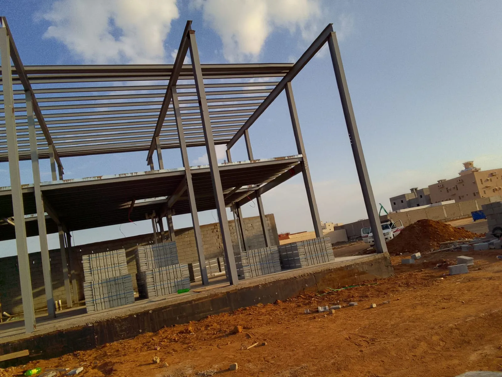 هناجر ومستودعات في المنطقة الشرقيه وجميع مناطق المملكة