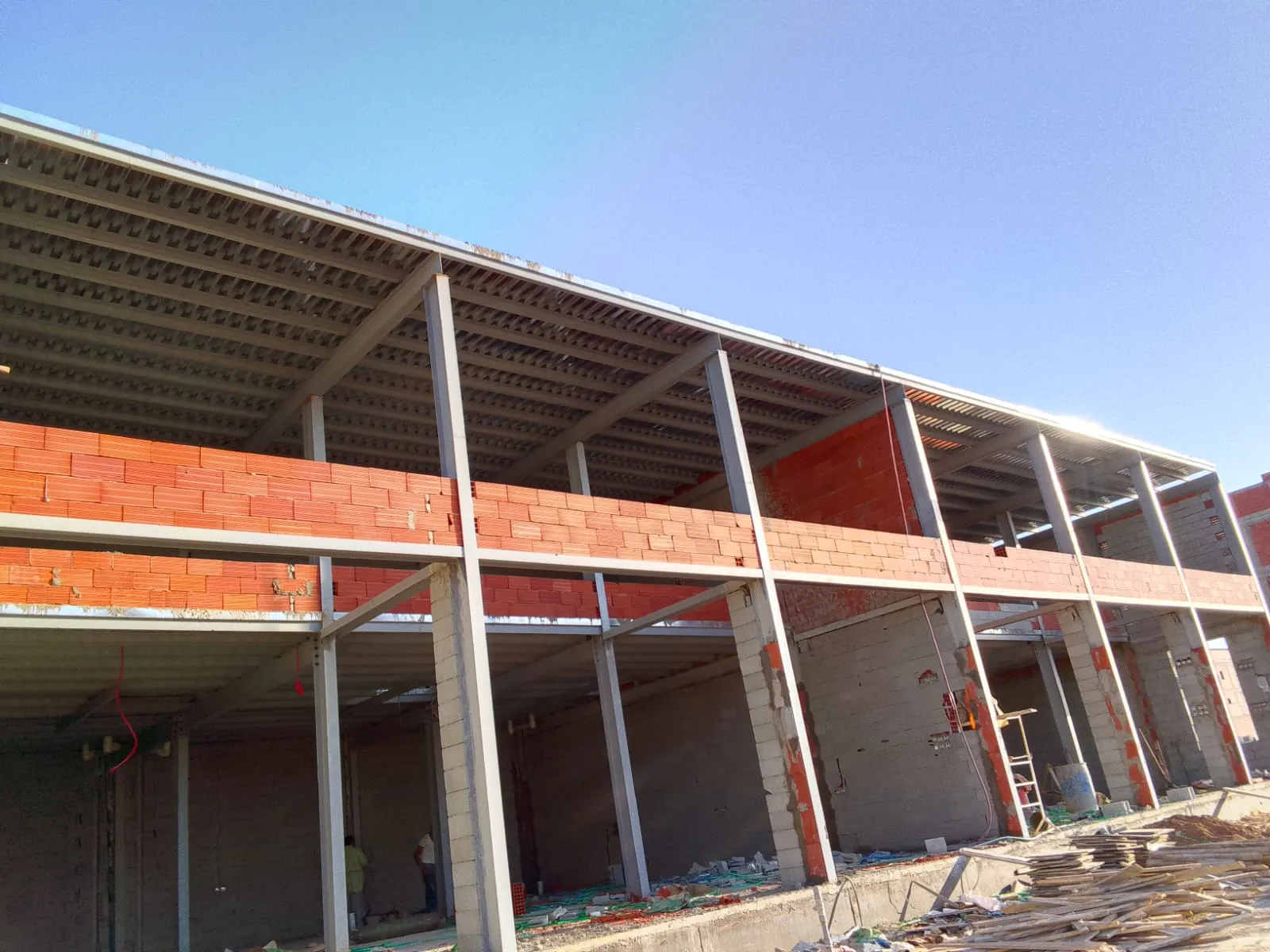 هناجر ومستودعات في المنطقة الشرقيه وجميع مناطق المملكة