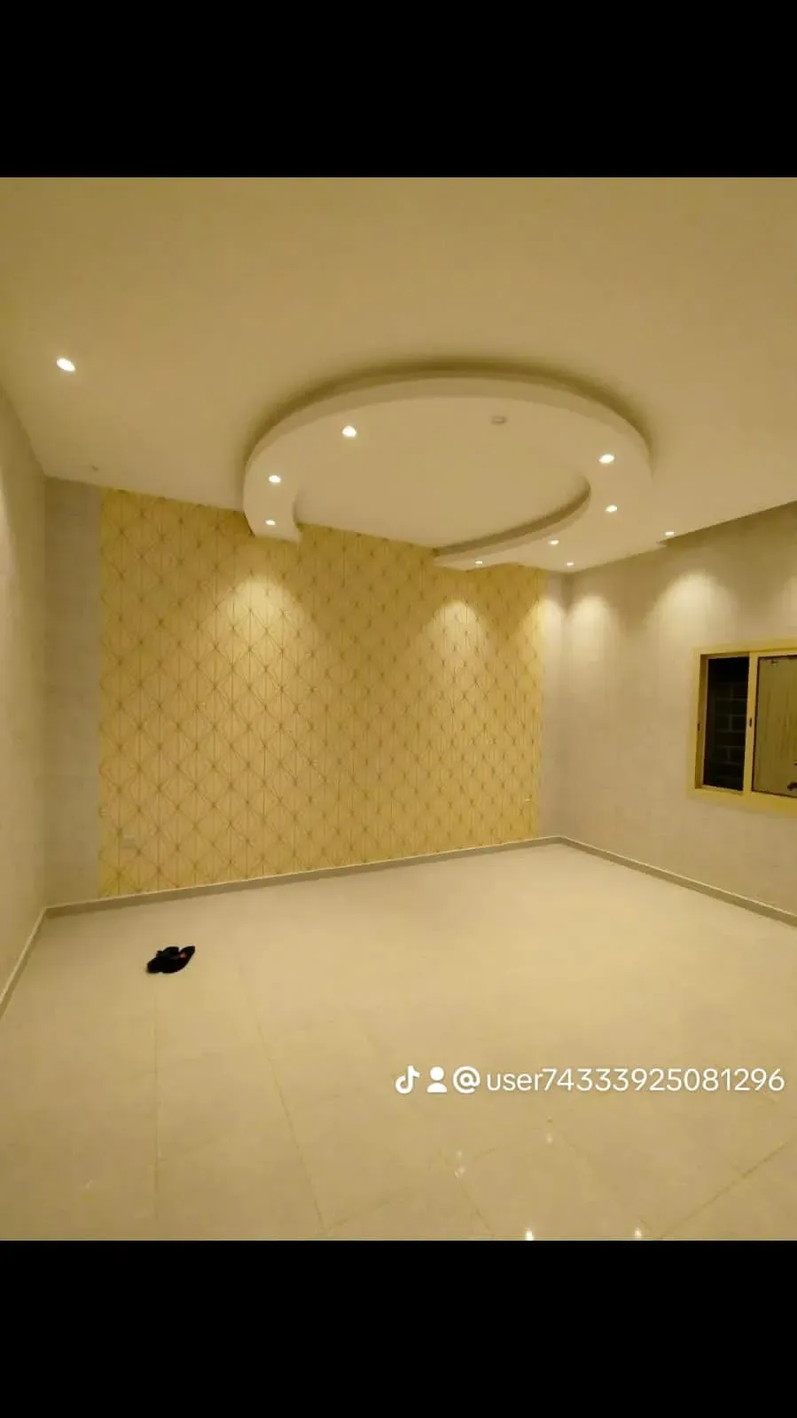 معلم تركيب ورق جدران في الشرقيه وجميع مناطق المملكه