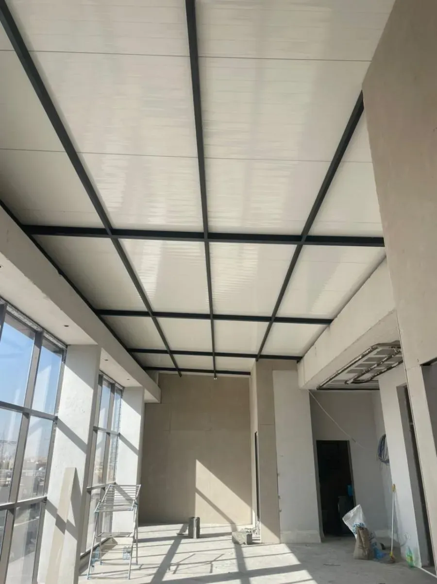 حداده لتركيب جميع احجام اسقف والواح ساندوتش بانل بلمملكه