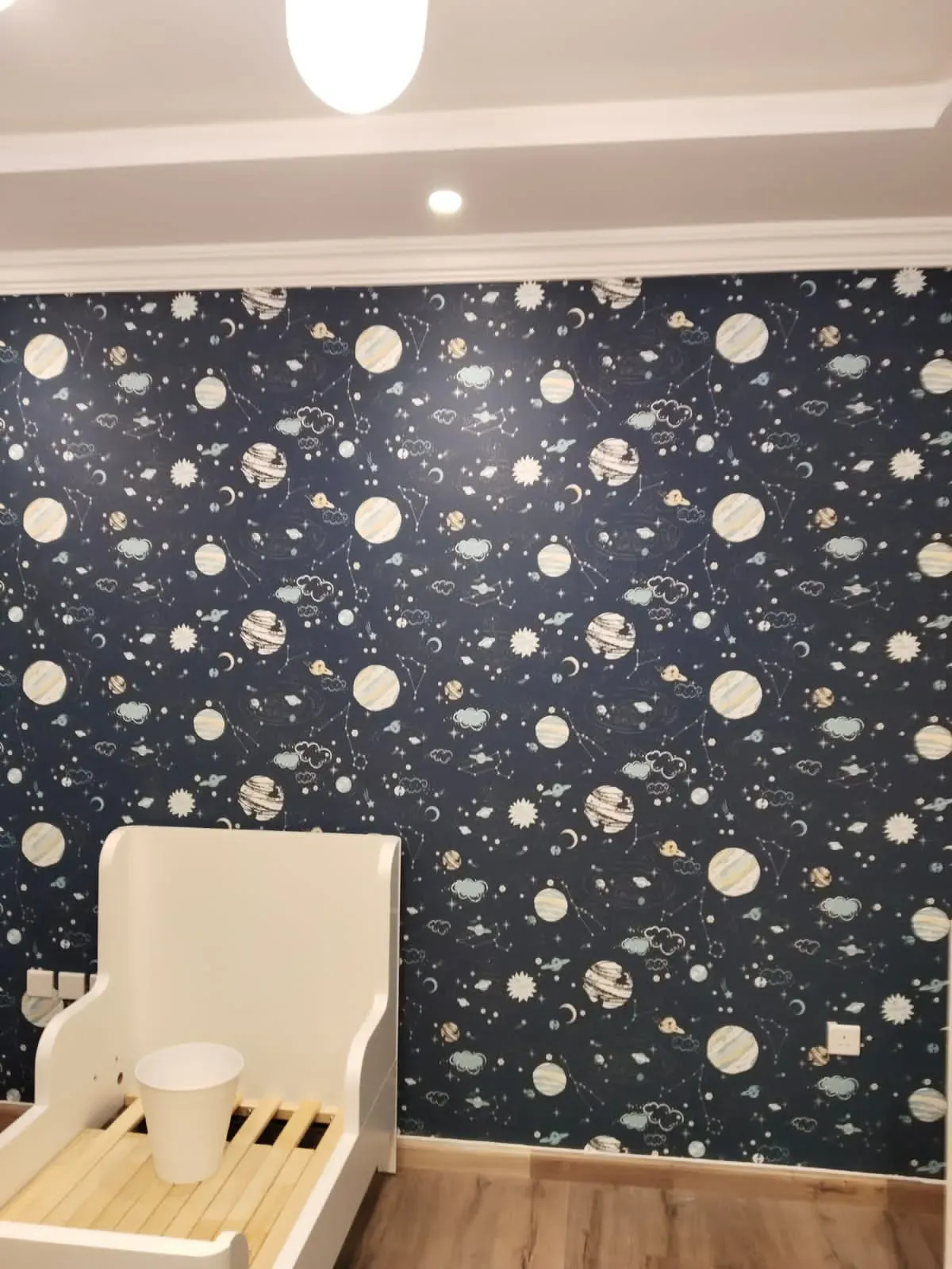 معلم تركيب ورق جدران في الشرقيه وجميع مناطق المملكه