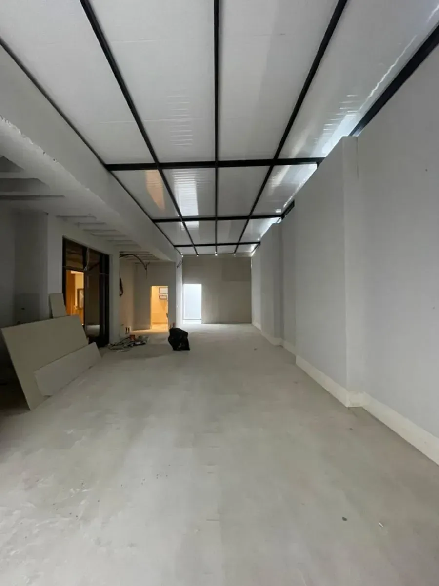 حداده لتركيب جميع احجام اسقف والواح ساندوتش بانل في المملكه