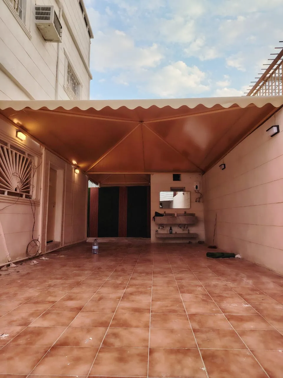 تركيب مظلات هرميه في الاحساء وجميع مناطق الشرقيه