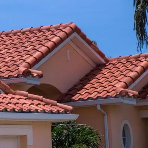 عمل اسقف قراميد في المملكه