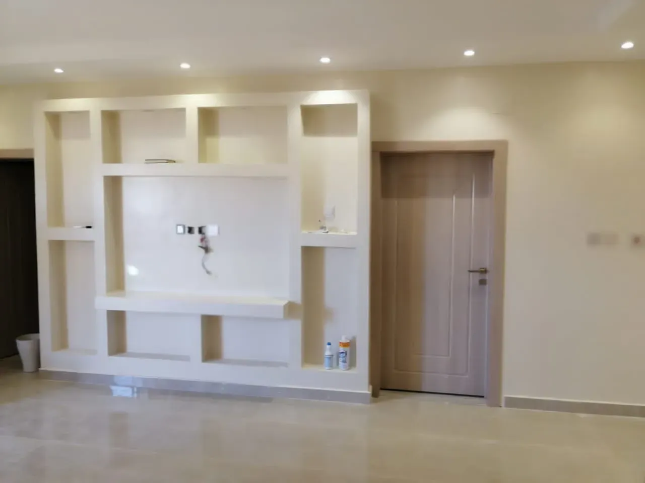 معلم ديكورات جبسيه في المملكه