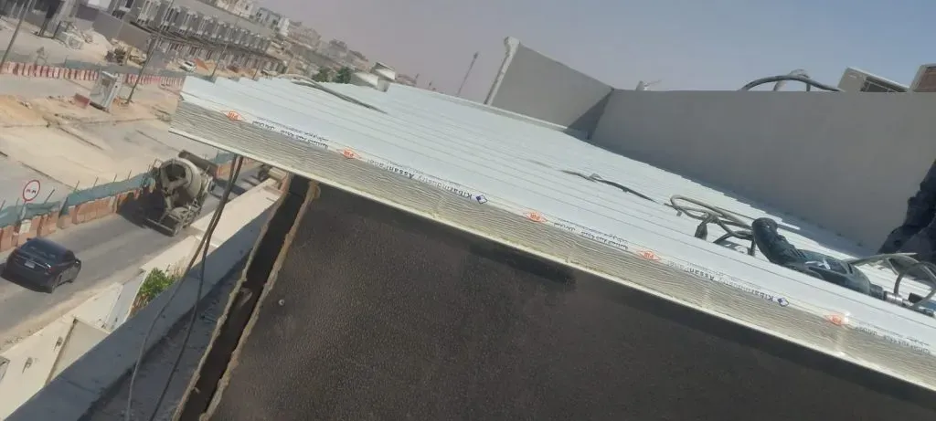 شركة الخليج العربي – خبرة رائدة في تركيب الهناجر والمستودعات