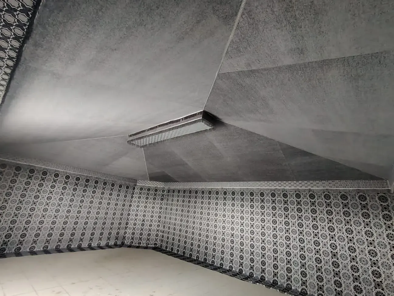 مظلات راقية تجمع بين الأناقة والمتانة بأسعار منافسة