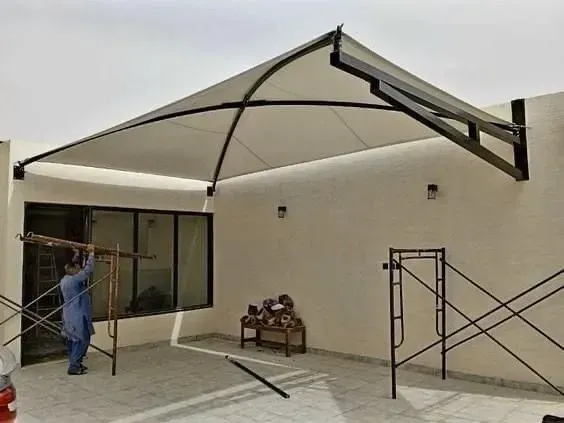 خدمات تركيب مظلات سيارات مع ضمان وكفالة معتمدة