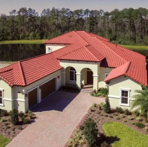 تركيب أسقف قرميد في الأحساء – الفخامة تبدأ من السقف